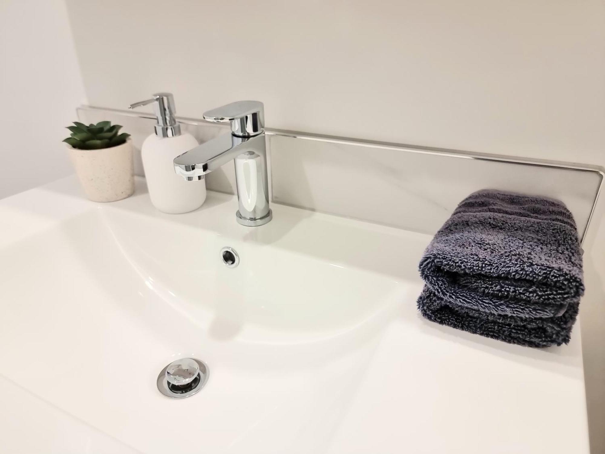 Brand New Central Studio On Wilmer Christchurch Extérieur photo